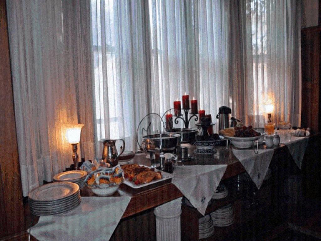 The Columns Bed & Breakfast وينيبج المظهر الخارجي الصورة